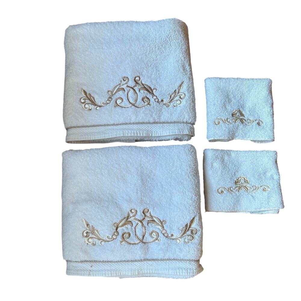 Avanti Linens 2 Cotton Bath Towels & 2 Egyptian Cotton Washcloths in Ivory/Gold
